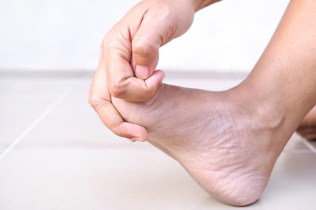 symptom-foot-pain-and-numbness-in-feet-of-adult-wo-LTPYQ8C